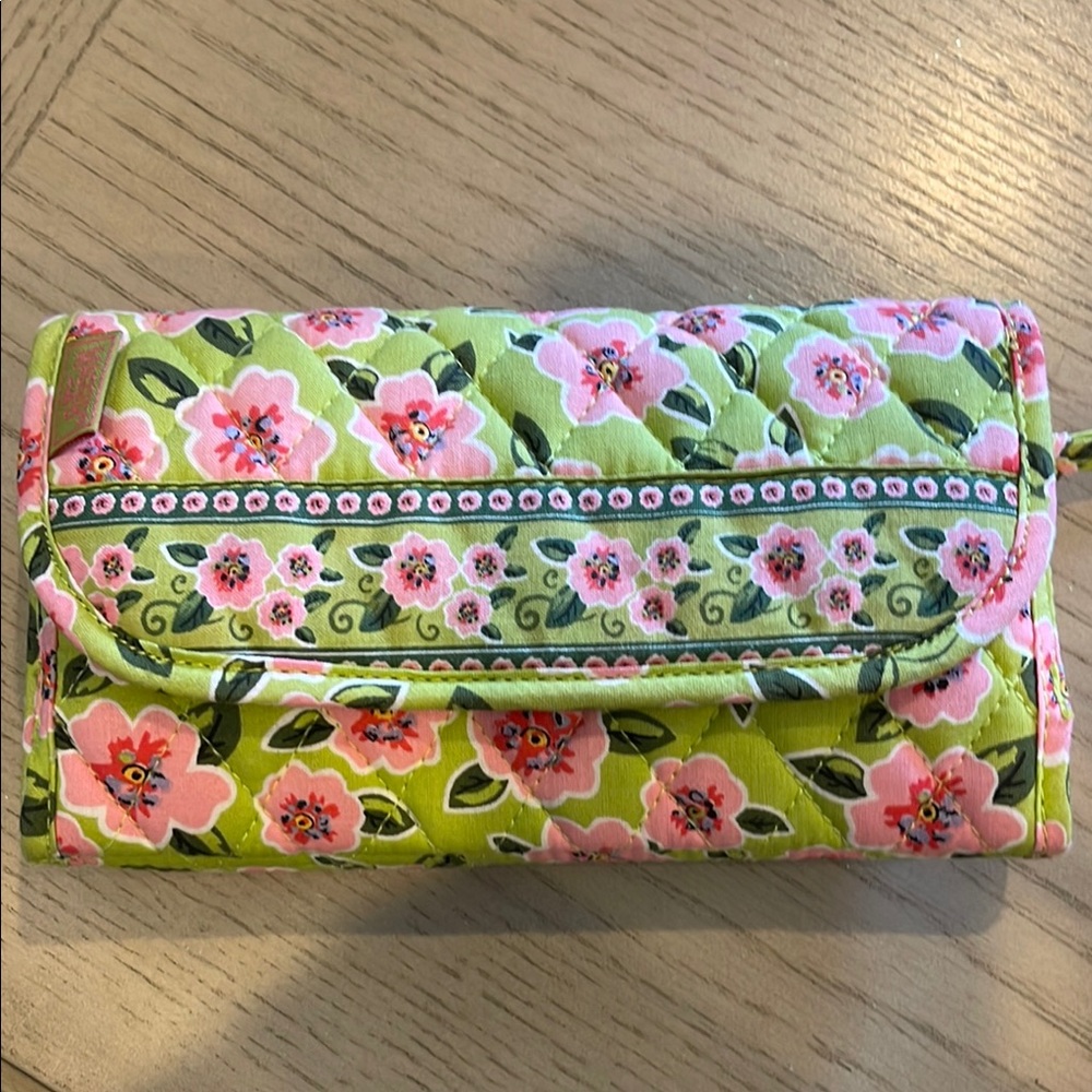 BNWT MaggieB Quilted Green and Pink Wallet